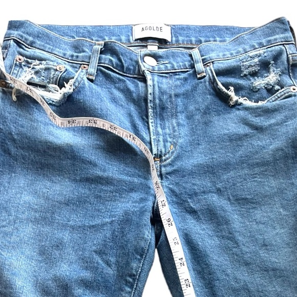 AGOLDE Toni Mid Rise Jean in Medium Wash with Light Distressing - Picture 12 of 13